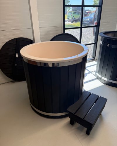 Koldtvandskar med glasfiber indsat